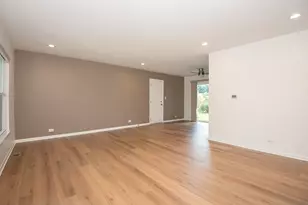1021 Lonsdale Rd, Elk Grove Village, IL 60007 - Photo 2