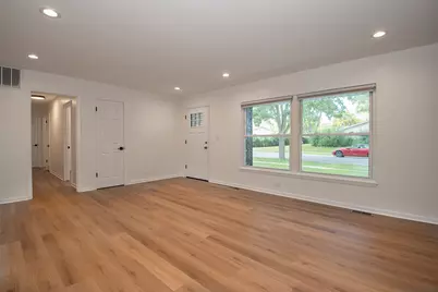 1021 Lonsdale Road, Elk Grove Village, IL 60007 - Photo 4