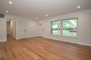 1021 Lonsdale Rd, Elk Grove Village, IL 60007 - Photo 4