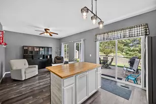 306 Paige St, Plano, IL 60545 - Photo 6