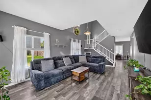 306 Paige St, Plano, IL 60545 - Photo 2