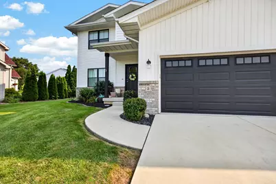 3 Flag Tree Court, Bloomington, IL 61705 - Photo 2