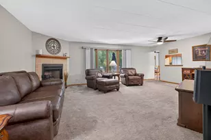 2752 Harbor Dr, Joliet, IL 60431 - Photo 10