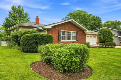 125 Sylvia Lane, Naperville, IL 60540 - Photo 2
