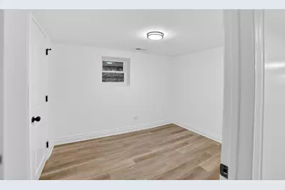 123 W 104th Place, Chicago, IL 60628 - Photo 32