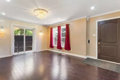 1751 W Chase Avenue, Chicago, IL 60626 - Photo 4