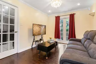1751 W Chase Ave, Chicago, IL 60626 - Photo 8