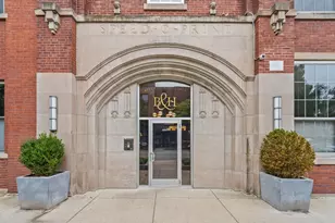 1801 W Larchmont Ave, Chicago, IL 60613 - Photo 2