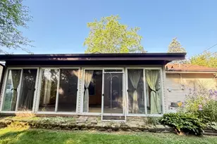 381 N Silverleaf Blvd, Carol Stream, IL 60188 - Photo 10