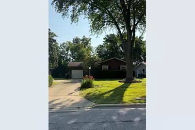 381 N Silverleaf Boulevard, Carol Stream, IL 60188 - Photo 1