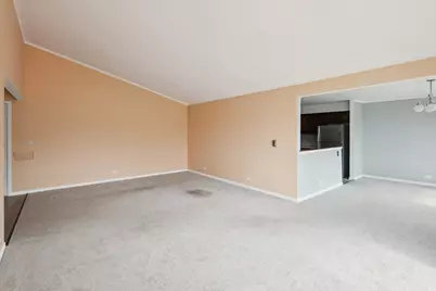 5251 Galitz Street #404, Skokie, IL 60077 - Photo 4