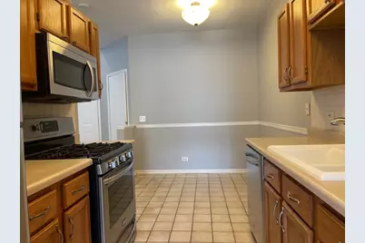 930 Mesa Drive, Lake in the Hills, IL 60156 - Photo 4