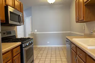 930 Mesa Dr, Lake in the Hills, IL 60156 - Photo 4