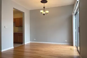 930 Mesa Dr, Lake in the Hills, IL 60156 - Photo 10