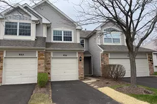 930 Mesa Dr, Lake in the Hills, IL 60156 - Photo 2