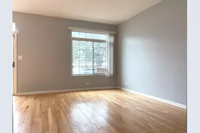 930 Mesa Drive, Lake in the Hills, IL 60156 - Photo 8