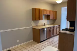930 Mesa Dr, Lake in the Hills, IL 60156 - Photo 4