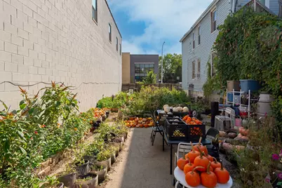 2050 W Grand Avenue, Chicago, IL 60612 - Photo 2