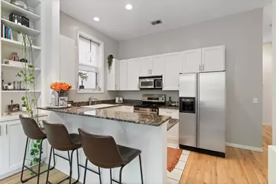 2542 N Seminary Avenue #2, Chicago, IL 60614 - Photo 8