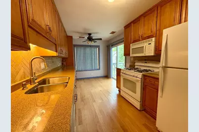 1316 E Evergreen Drive #8, Palatine, IL 60074 - Photo 2