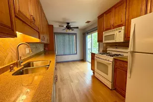 1316 E Evergreen Dr, Palatine, IL 60074 - Photo 2