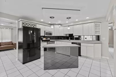 9213 S 83rd Court, Hickory Hills, IL 60457 - Photo 8