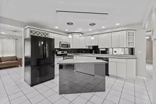 9213 S 83rd Ct, Hickory Hills, IL 60457 - Photo 8