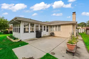 9213 S 83rd Ct, Hickory Hills, IL 60457 - Photo 24