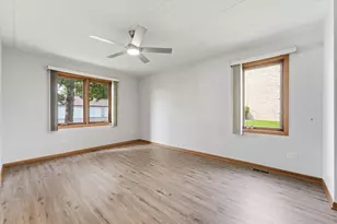4910 134th Ct, Crestwood, IL 60418 - Photo 8