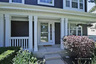 268 Pembrook Ln, Mundelein, IL 60060 - Photo 2