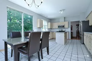 268 Pembrook Ln, Mundelein, IL 60060 - Photo 8