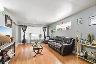 3458 W 72nd Pl, Chicago, IL 60629 - Photo 6