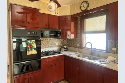 1120 W 107th Place, Chicago, IL 60643 - Photo 2