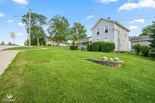119 E 17th St, Lockport, IL 60441 - Photo 2