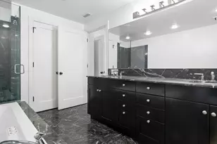 190 E Walton St, Chicago, IL 60611 - Photo 18