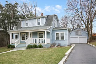 101 W Maple Avenue, Roselle, IL 60172 - Photo 1
