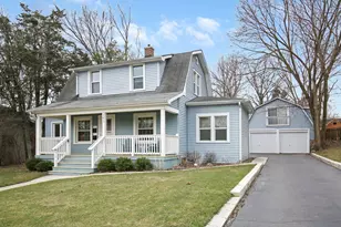 101 W Maple Ave, Roselle, IL 60172 - Photo 1