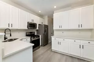 311 Abington Woods Dr, Aurora, IL 60502 - Photo 12