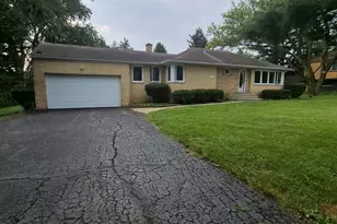 7N435 Linden Ave, Medinah, IL 60157 - Photo 1