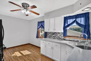 316 Hollister Ave, Rockford, IL 61108 - Photo 10