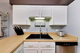 3526 Frontenac Ct, Aurora, IL 60504 - Photo 10