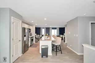 550 Spring Leaf Dr, Joliet, IL 60431 - Photo 6