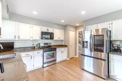 [Address not provided], Cary, IL 60013 - Photo 6