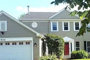 935 Ridgewood Dr, Cary, IL 60013 - Photo 2