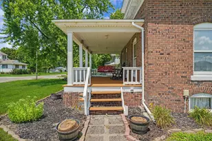 302 S Olmstead St, Oakwood, IL 61858 - Photo 4