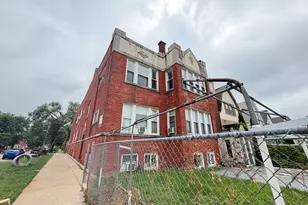 3652 N Kilpatrick Ave, Chicago, IL 60641 - Photo 2