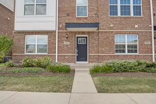 2939 Showplace Dr, Naperville, IL 60564 - Photo 1