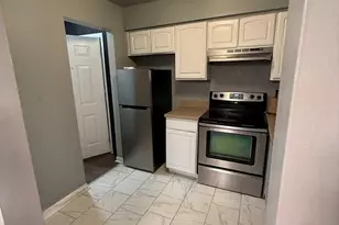 17974 Amherst Ct, Country Club Hills, IL 60478 - Photo 8