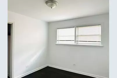 8638 Trumbull Avenue #2, Skokie, IL 60076 - Photo 16