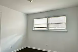 8638 Trumbull Ave, Skokie, IL 60076 - Photo 12